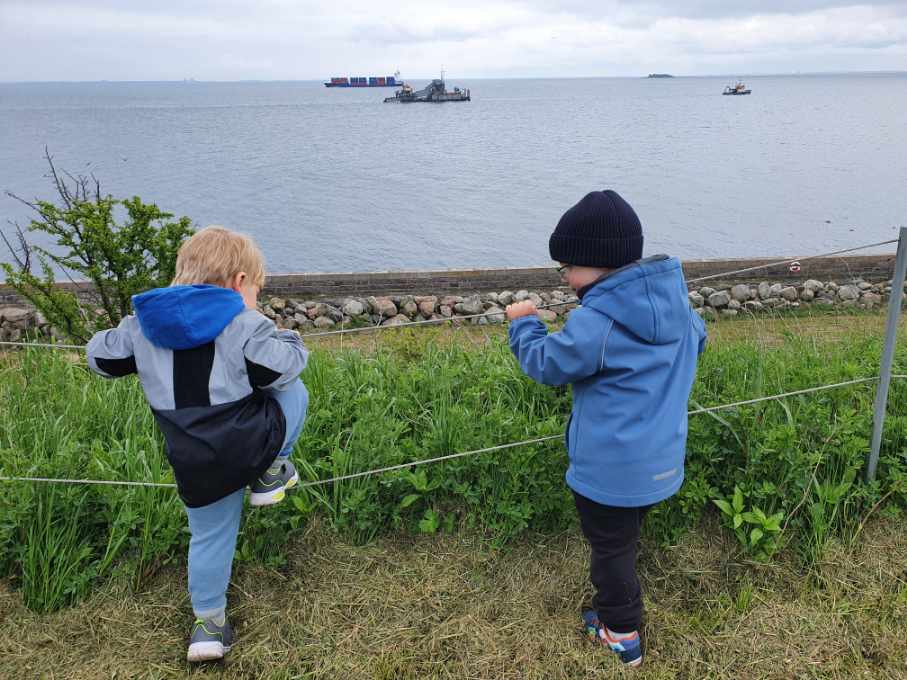 Sejl til ungdomsøen med små børn og besøg middelgrundsfortet